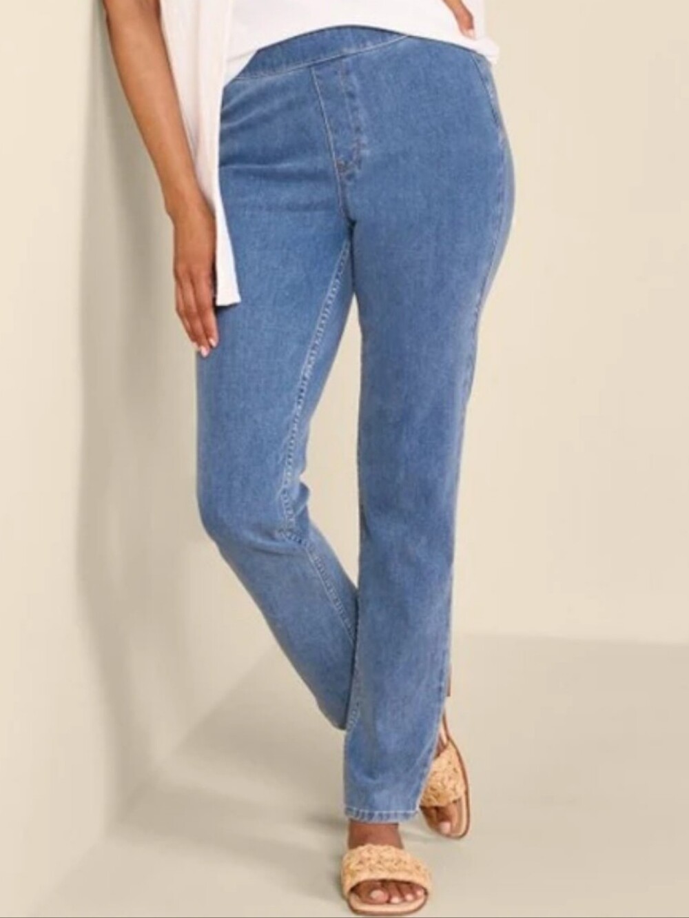 SOFT SURROUNDINGS Ultimate Denim Pull-On Slim Leg Jeans Sz L In Light Rain Wash